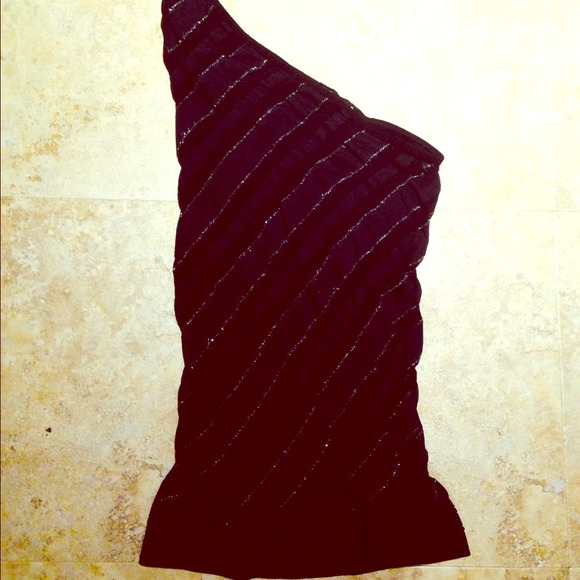 One shoulder guess stretch top