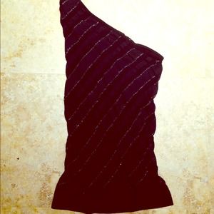 One shoulder guess stretch top