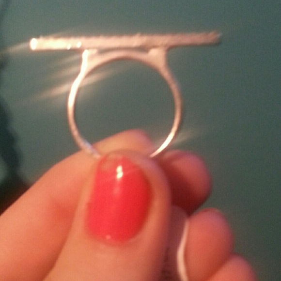 Horizontal Strip Rhinestone Ring - Picture 3 of 4