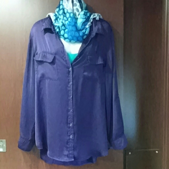 NWOT  SILKY FEEL LONG BLOUSE