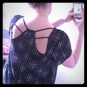 TORRID peekaboo back top
