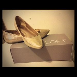 Gold pointed flats