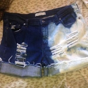 Bleached shorts