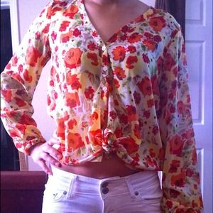 ❌SOLD❌🌻New item🌻 GB floral front tie blouse