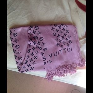 Louis Vuitton scarf
