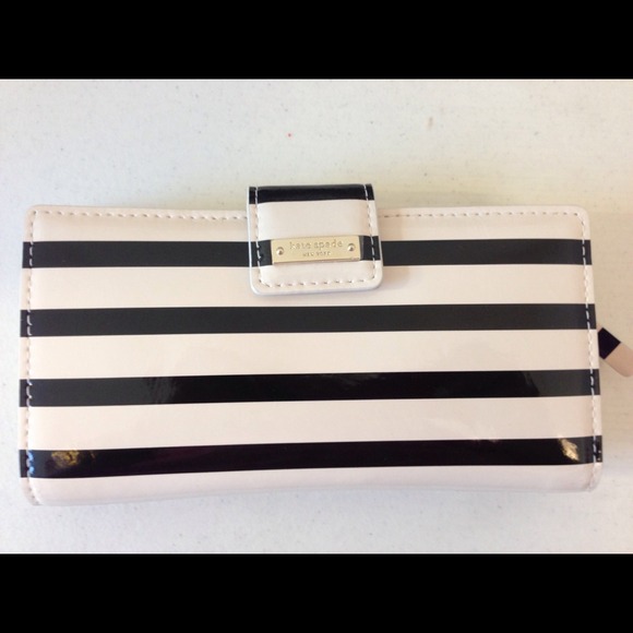🚫🚫🚫SOLD ON ANOTHER SITE 🚫🚫🚫Kate SpadeWallet
