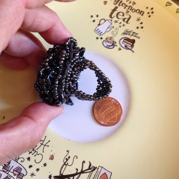 Reduced !!beaded stretchable ring  grey w/ black - Picture 3 of 4