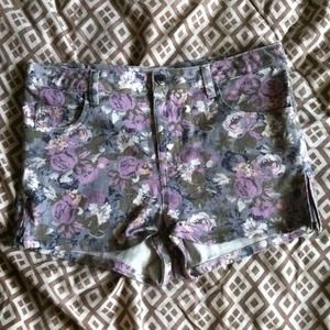 🌸Sold🌸 Floral high waisted shorts