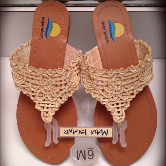 Maui Island Shoes - Adorable flip-flops!