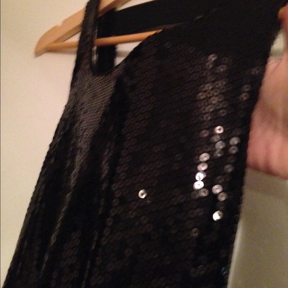 Black sequin dress - Picture 2 of 4