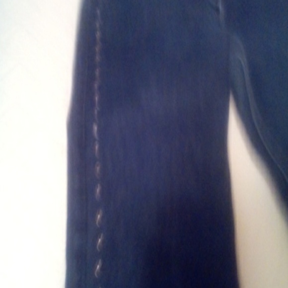 Woman Jeans - Picture 2 of 3