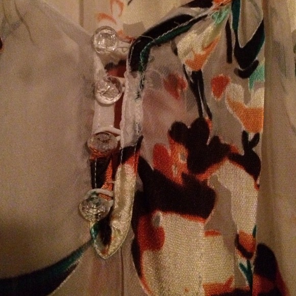 🚫SOLD🚫Buckle floral blouse - Picture 2 of 4