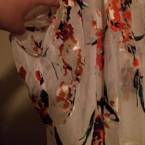 🚫SOLD🚫Buckle floral blouse - Picture 3 of 4