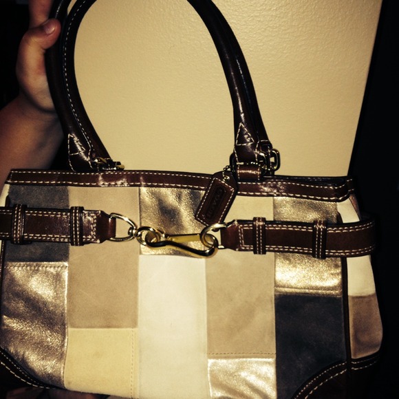 Gold tones coach purse good condition