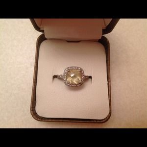 14KT WHITE GOLD LIME QUARTZ & DIAMOND HALO RING