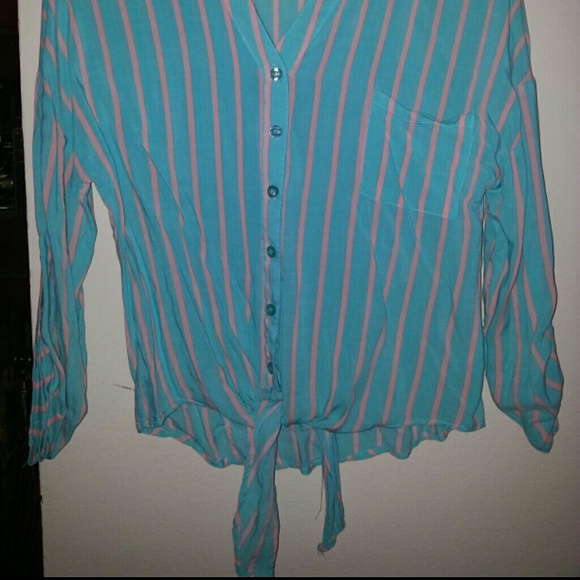 Turquoise and pink button up!!! :) - Picture 4 of 4