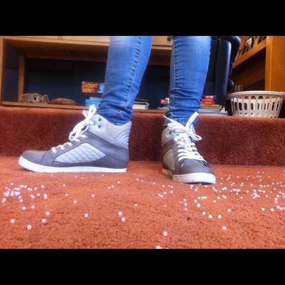 Shoes - Picture 2 of 4