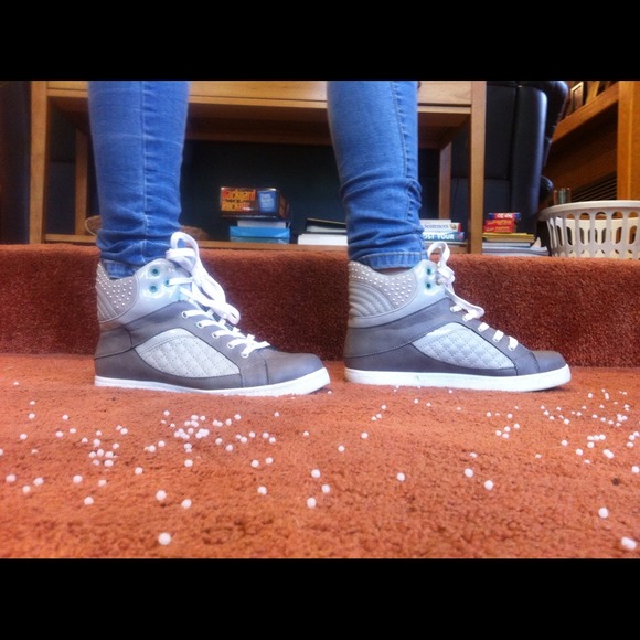 Shoes - Picture 4 of 4