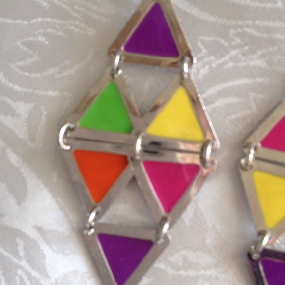 Summertime Fun Dangle Earring - Picture 2 of 2