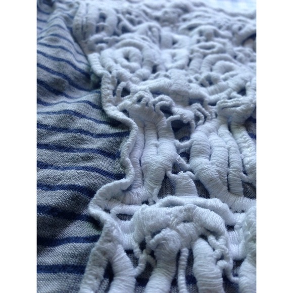 🚫Traded on Vinted🚫 Top with Crochet design - Picture 2 of 4