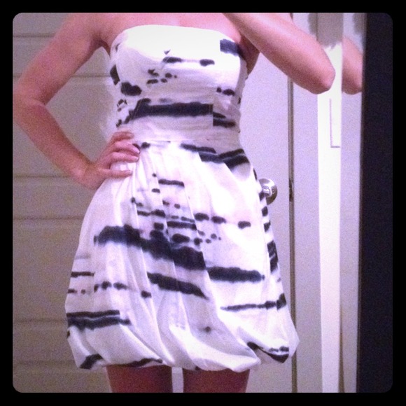 White and Navy Blue Tie-Dye strapless dress - Picture 1 of 3