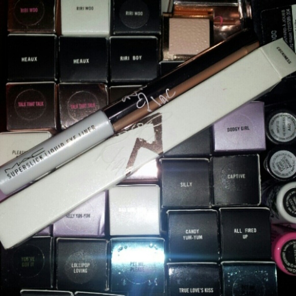 Riri hearts Mac eyeliner in cockiness
