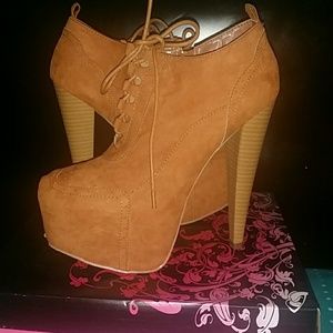 Qupid rust suede oxford booties