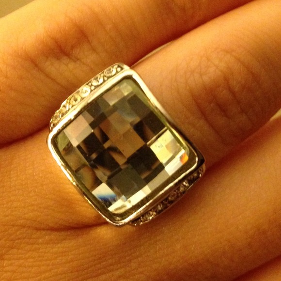 Ring - Picture 2 of 4