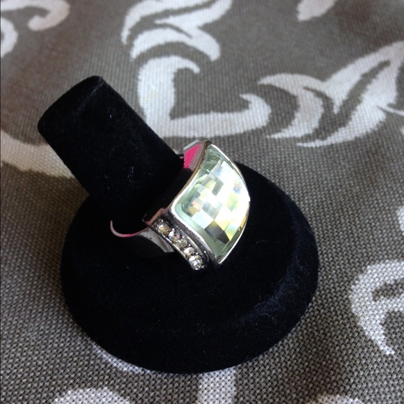Ring - Picture 3 of 4