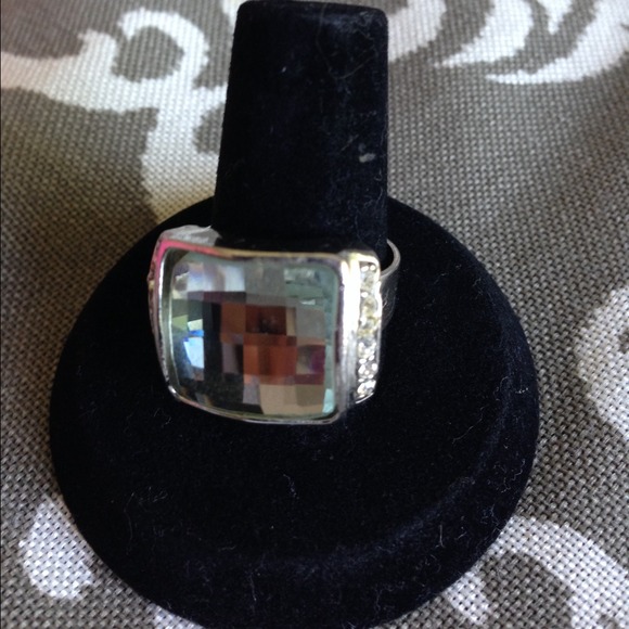 Ring - Picture 4 of 4