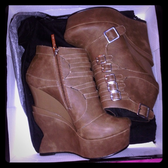 Taupe Double Stacked Michael Antonio Heels - Picture 1 of 1