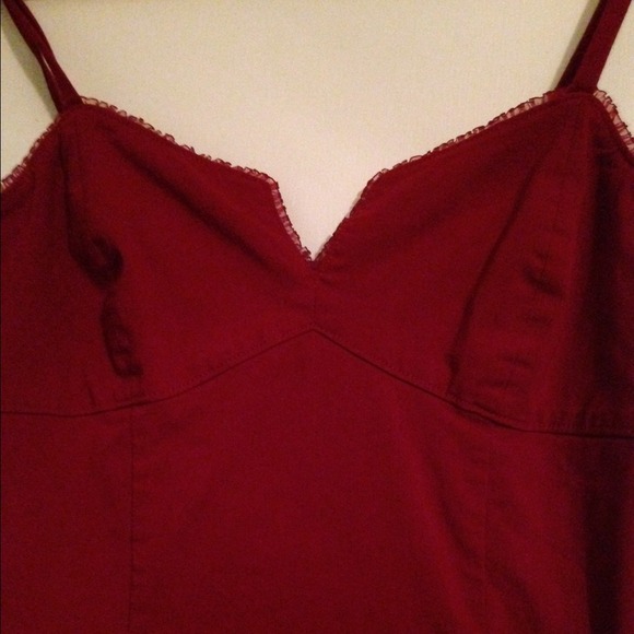 Red dress with sweetheart neckline - Picture 2 of 4