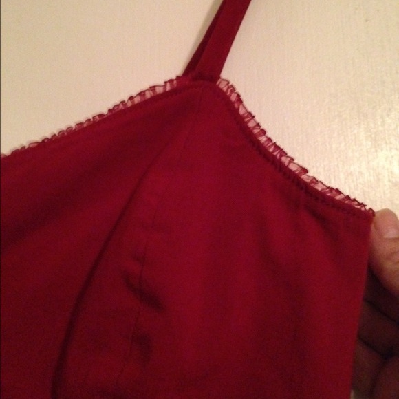 Red dress with sweetheart neckline - Picture 3 of 4