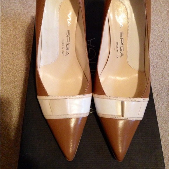 ❌SOLD IN BUNDLE❌Via Spiga tan leather  pumps - Picture 2 of 4