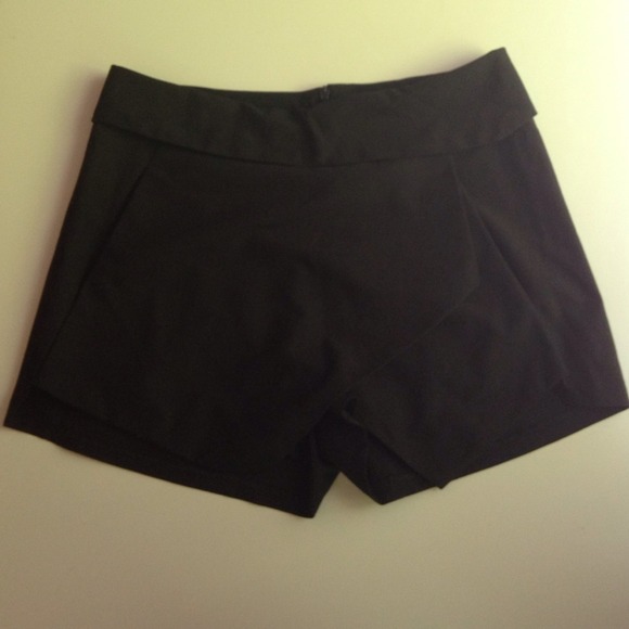 🎉HP🎉 Skort - Picture 3 of 3