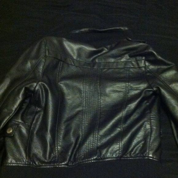 Leather jacket - Picture 3 of 3