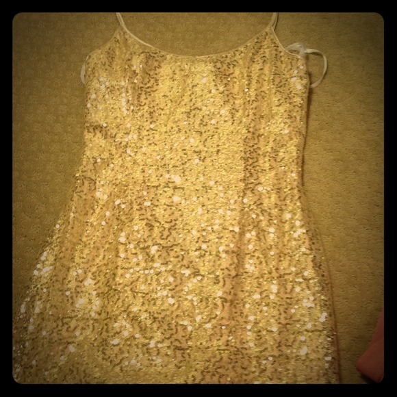 Gold shimmer dress ! Pics added!