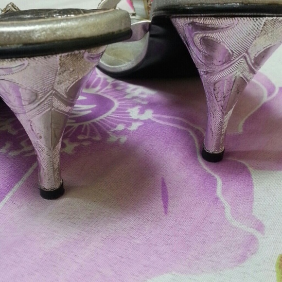 Shoes - Picture 3 of 4