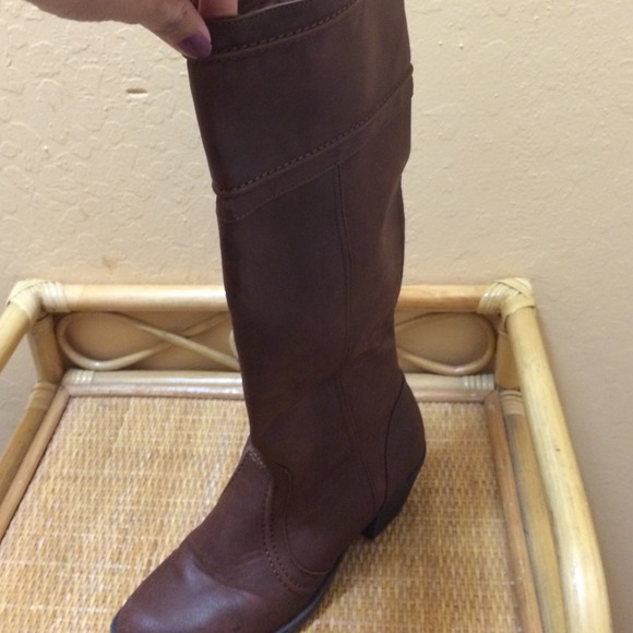 Chestnut colored riding boots
