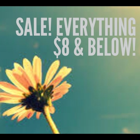 Everything must go! Prices $8 & below 👍👍