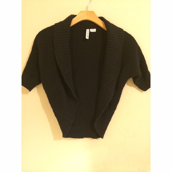 💗 REDUCED 💗 Black cardigan sweater from Tilly's