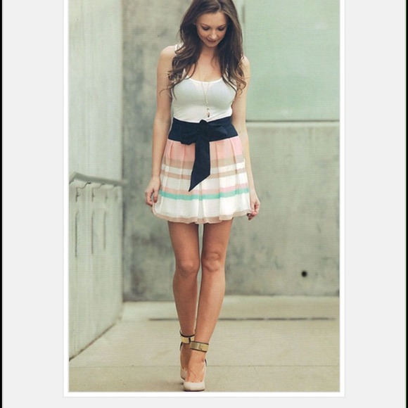 Dresses & Skirts - 🎀Host Pick🎀Pleated Stripe Colorblock Dress