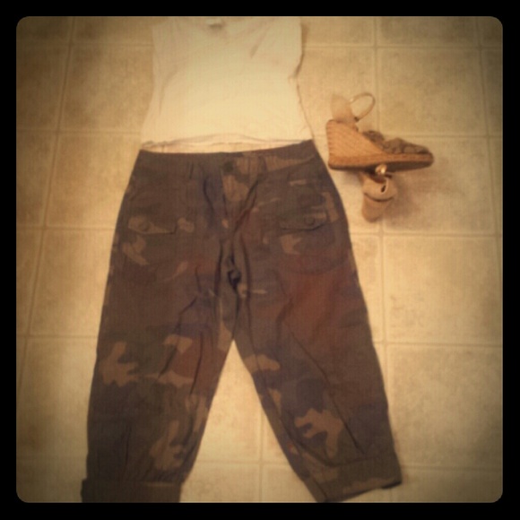 Sexy VS Camo Cargo Capris NWT