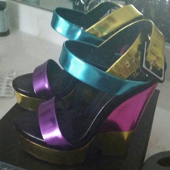 SOLD *Authentic giuseppe sandals for sale 6/21