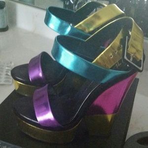 SOLD *Authentic giuseppe sandals for sale 6/21