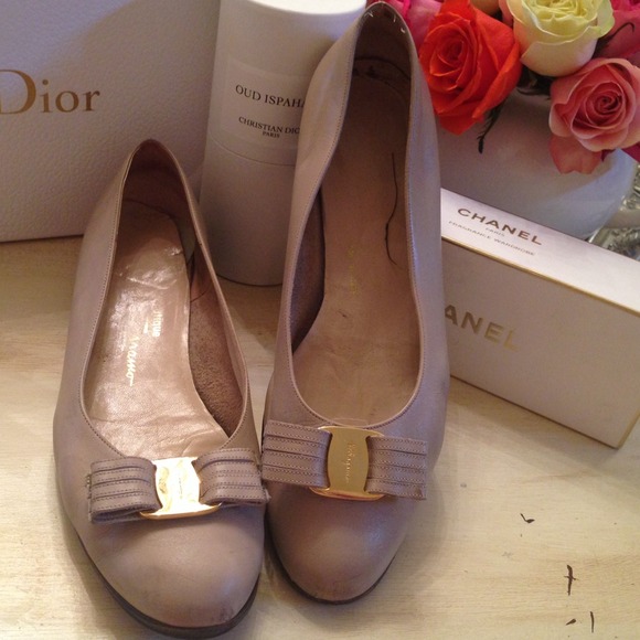 Ferragamo Nude Leather Low Heels