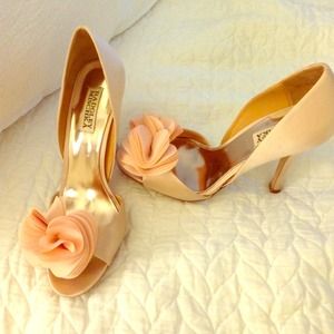 badgley mischka pink flirty pumps