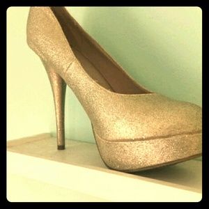 Glitter pumps
