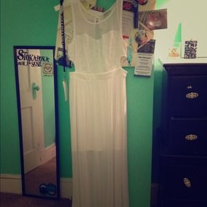 White lace dress