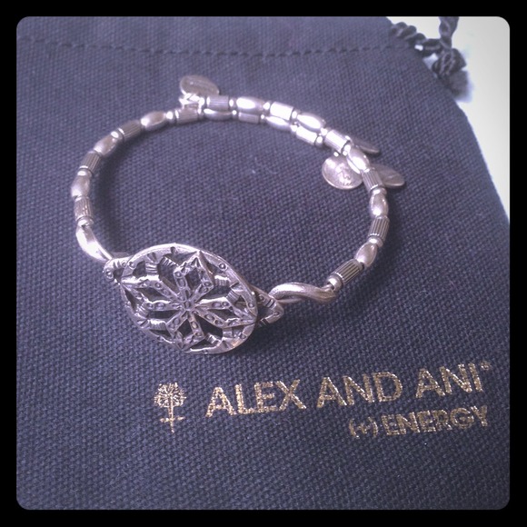 ⛔⛔SOLD⛔⛔ Alex & Ani Baraka Wrap Silver bangle